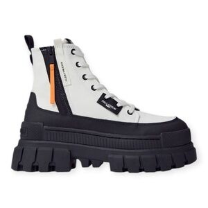 Palladium Revolt Hi TX Platform Boot white
BRAND NEW/NEVER WORN! Size 8